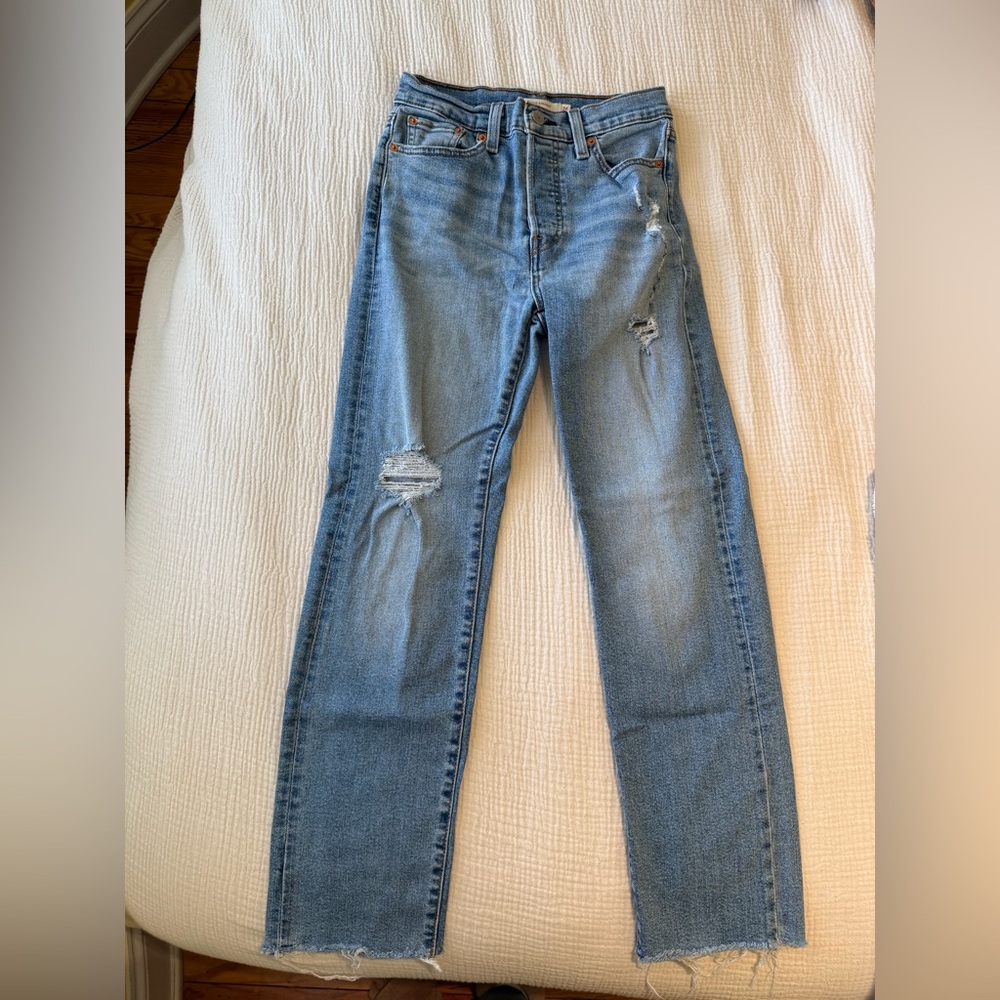 Levi’s Wedgie Straight Jeans- Light Wash | Size 26